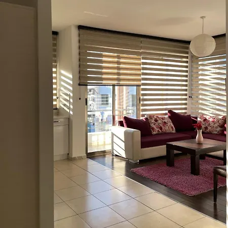 Rix Palm شقة كيرينيا